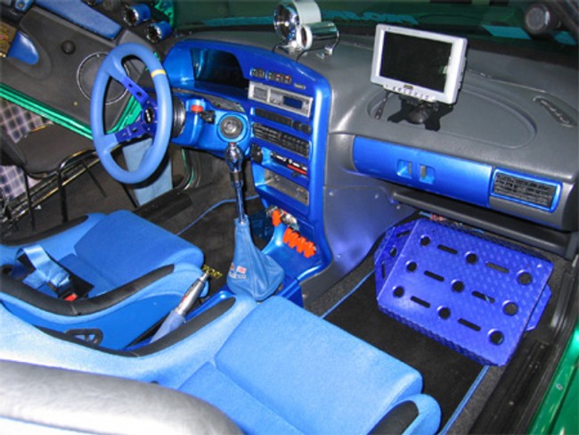 Тюнинг салона автомобиля Ваз 2110 в синем цвете