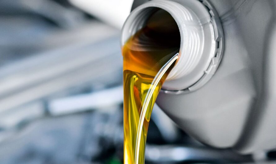 Меняем моторное масло: типы, состав и характеристики